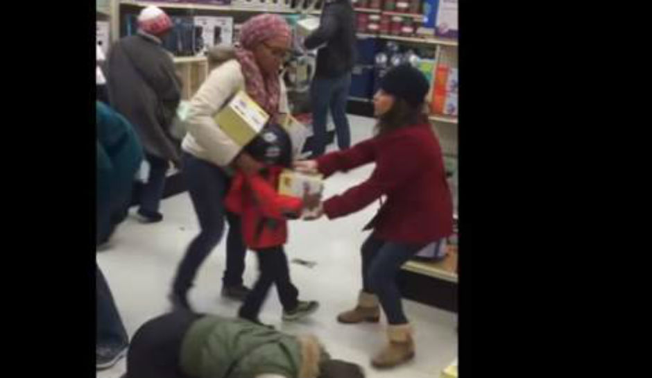 black-friday-fight-lady-steals-from-kid