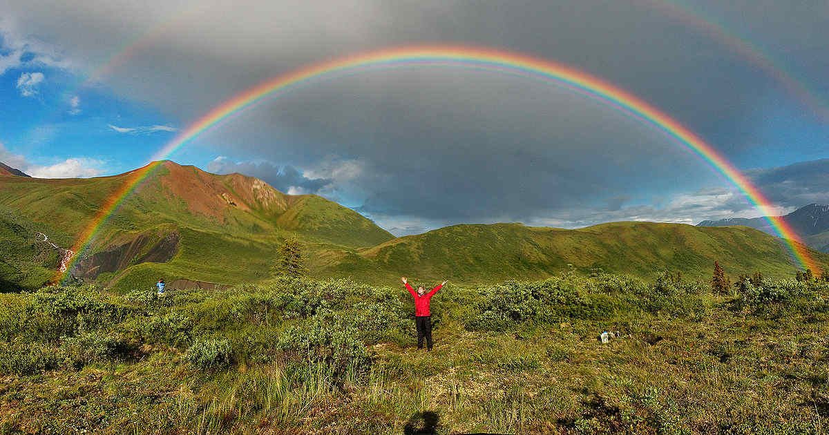 Eight Rainbows at the Same Time